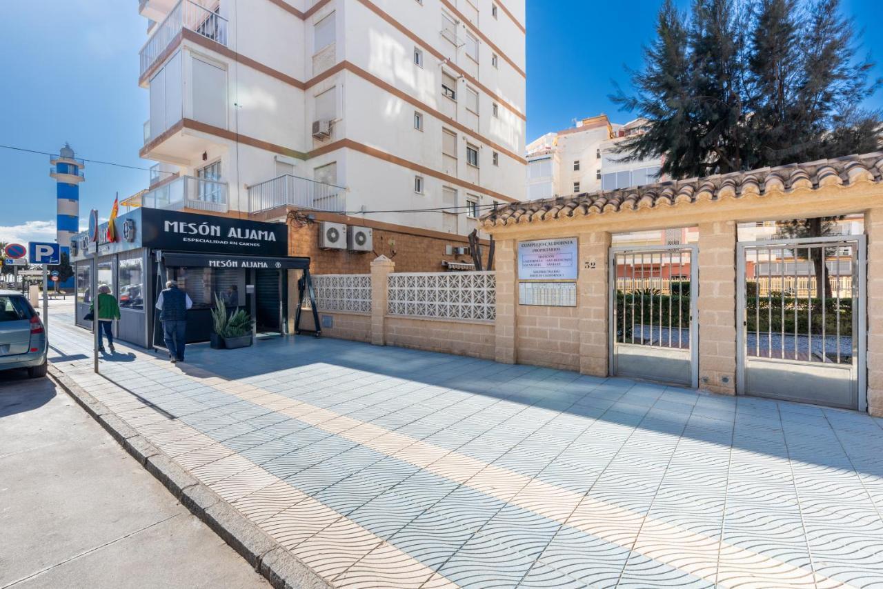 Seafront Apartment Torre Del Mar Exterior photo